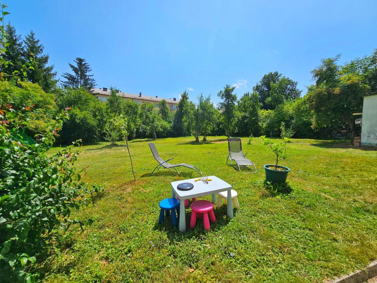 House In Center Of Gospic With Big Garden Villa Exterior photo